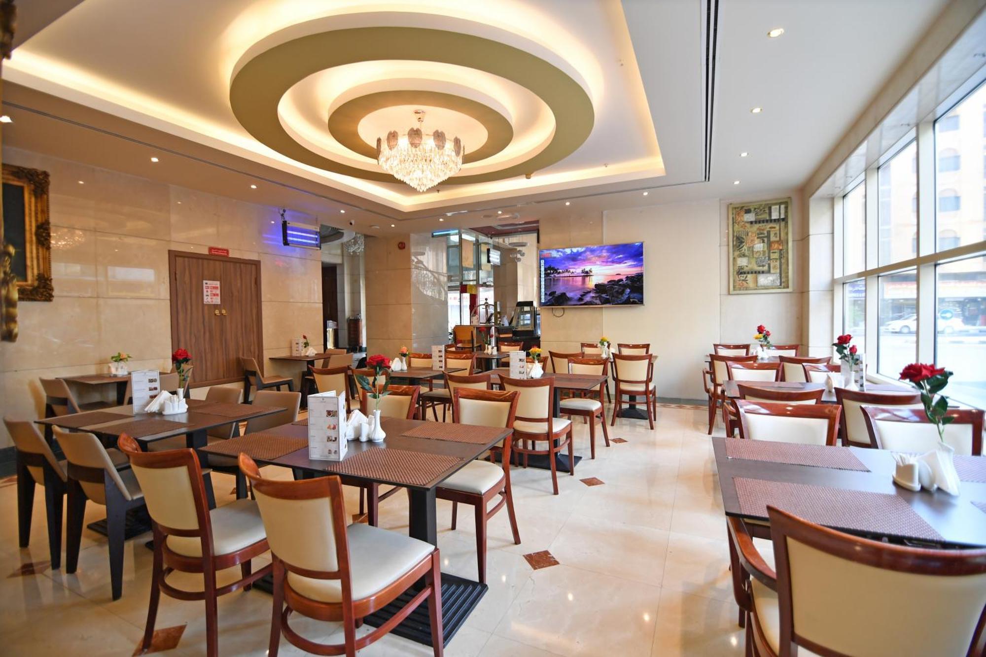Nejoum Al Emarat Hotel Sharjah Bagian luar foto