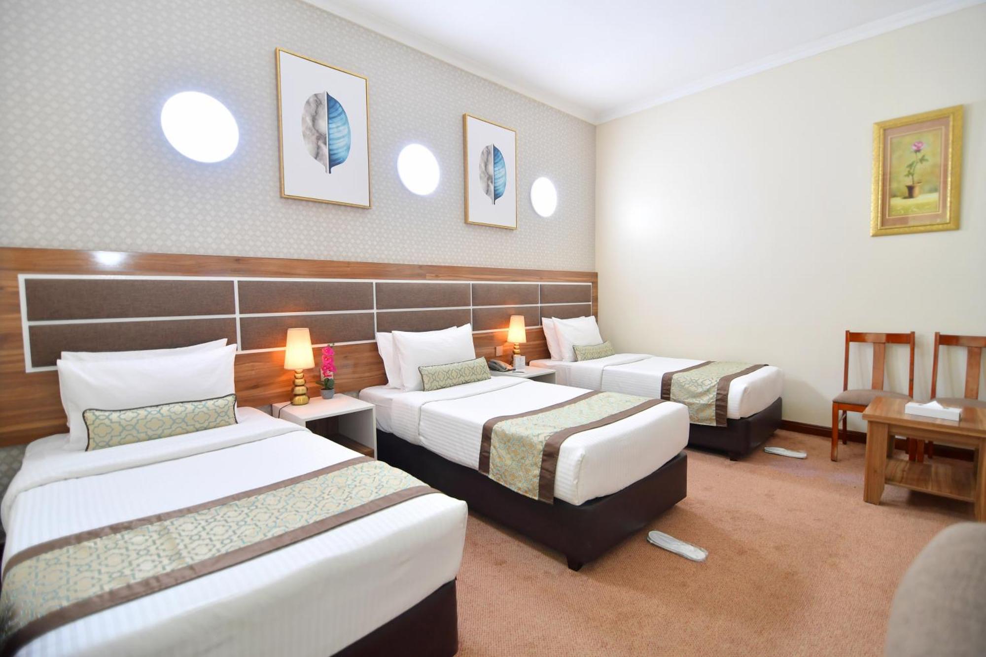 Nejoum Al Emarat Hotel Sharjah Bagian luar foto